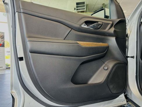 Used 2019 GMC Acadia SLE FWD image 33