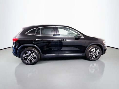 Used 2025 Mercedes-Benz GLA 250 4MATIC image 11