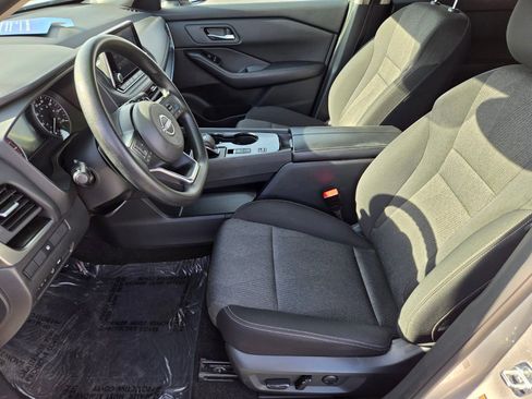 Used 2024 Nissan Rogue SV FWD image 10