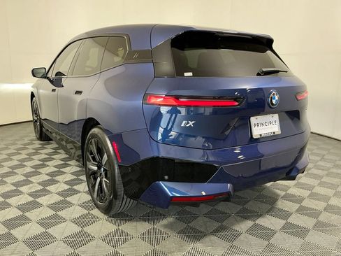 Used 2023 BMW iX xDrive50 w/ Sport Package AWD/4WD image 7