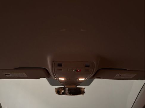 Used 2025 Volkswagen Taos S image 18