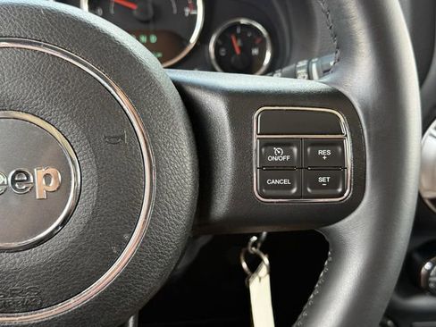 Used 2015 Jeep Wrangler Unlimited Rubicon w/ Connectivity Group image 18