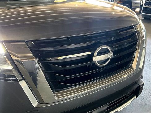 Used 2022 Nissan Pathfinder Platinum w/ Cargo Package FWD image 28