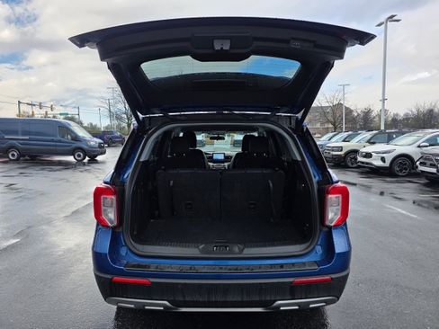 Certified 2022 Ford Explorer XLT w/ Equipment Group 202A image 9