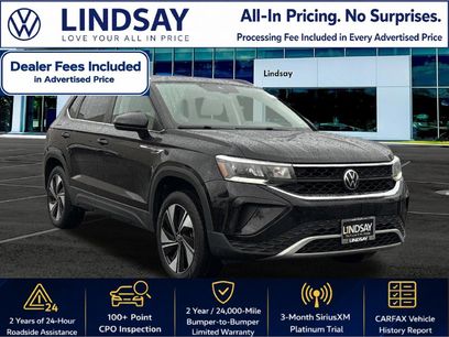 Used 2023 Volkswagen Taos SE w/ Panoramic Sunroof Package