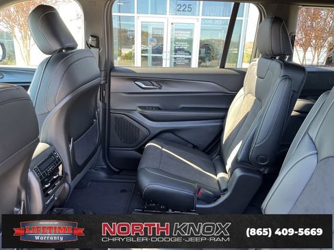 New 2025 Jeep Grand Cherokee L Altitude image 14