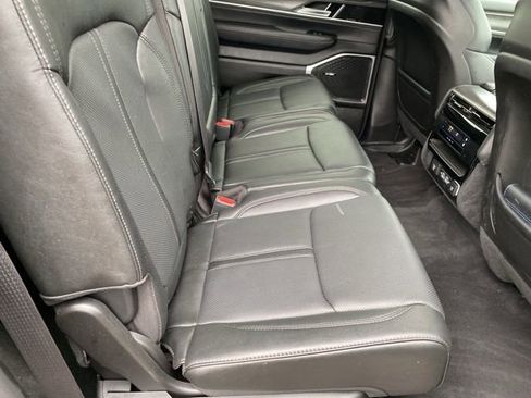 Used 2023 Jeep Wagoneer Series II w/ Premium Group I image 35