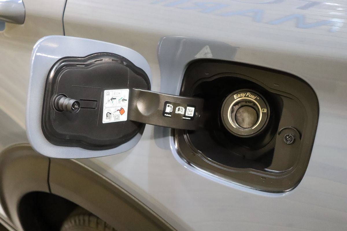 Used 2025 Ford Explorer ST-Line RWD image 17