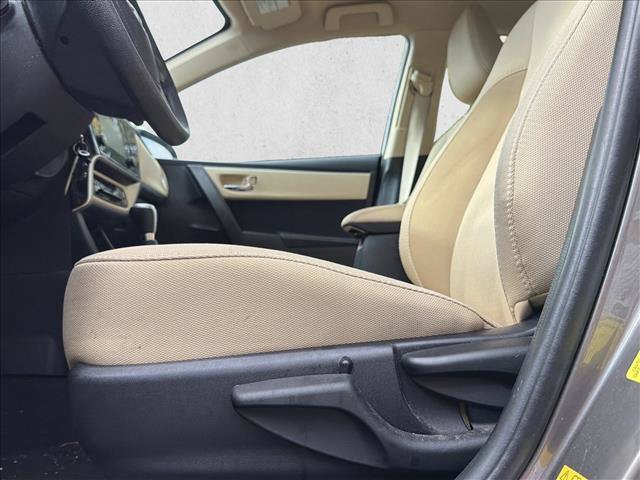Used 2018 Toyota Corolla LE w/ Carpet Mat Package (TMS) FWD image 13