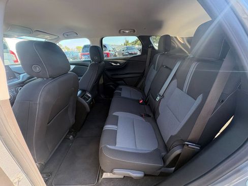 Used 2025 Chevrolet Blazer LT FWD image 28