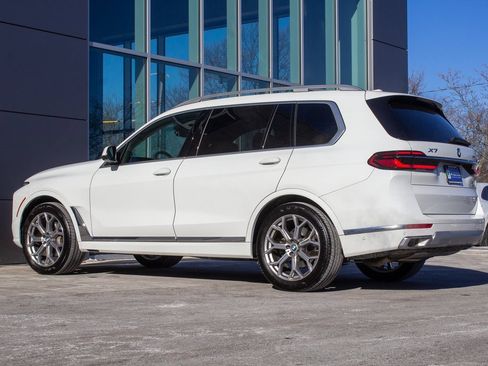 Used 2025 BMW X7 xDrive40i w/ Executive Package image 8