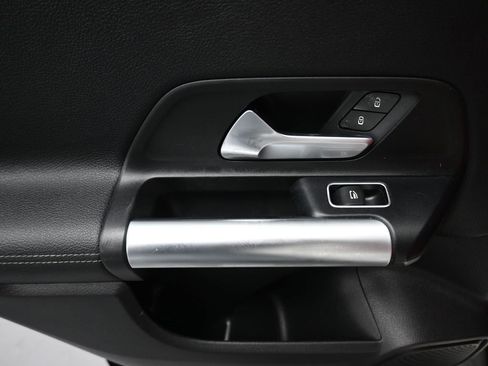 Used 2021 Mercedes-Benz GLA 250 image 32