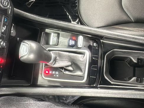 Used 2024 Jeep Compass Limited image 28