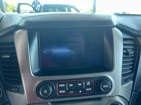 Used 2016 GMC Yukon Denali w/ Open Road Package AWD/4WD image 28