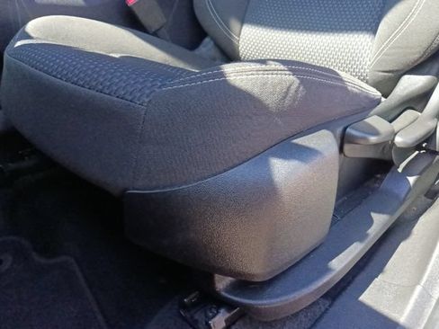 Used 2022 GMC Terrain SLE w/ Elevation Edition FWD image 16