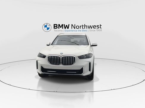 Used 2024 BMW X5 xDrive40i w/ Parking Assistance Package AWD/4WD image 8