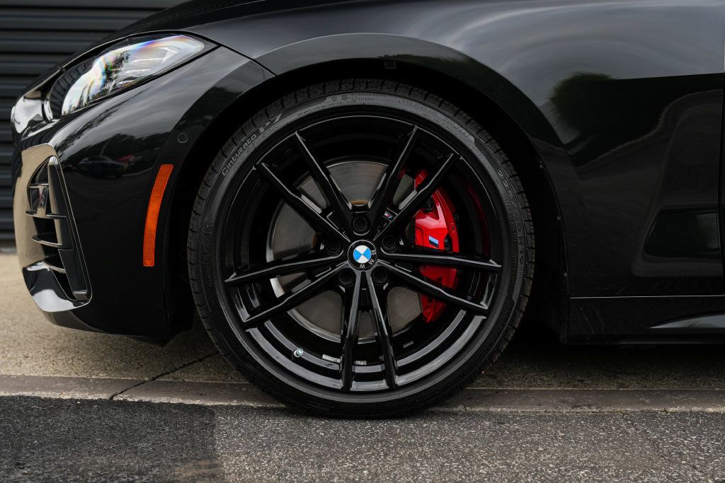 Used 2024 BMW M440i Convertible RWD image 12