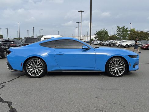 Used 2025 Ford Mustang Premium RWD image 6