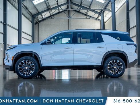 New 2026 Chevrolet Traverse LT w/ Sun and Wheel Package image 2