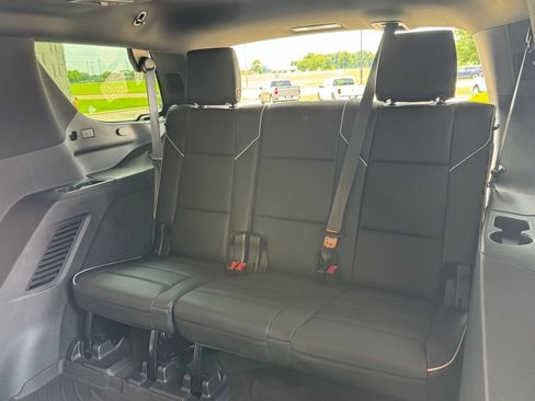 Used 2023 Cadillac Escalade Premium Luxury AWD/4WD image 42