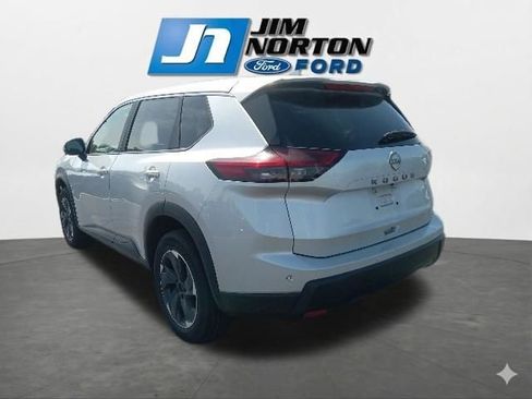 Used 2025 Nissan Rogue SV FWD image 7