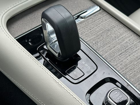 Certified 2023 Volvo XC90 B6 Core w/ Protection Package Premier AWD/4WD image 24