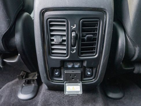 Used 2016 Jeep Grand Cherokee SRT AWD/4WD image 31