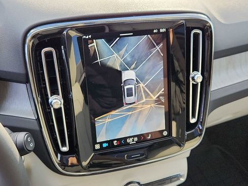 Used 2025 Volvo XC40 B5 Ultra w/ Protection Package Premier image 15
