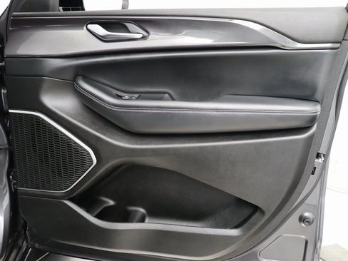 Used 2022 Jeep Grand Cherokee Altitude image 35