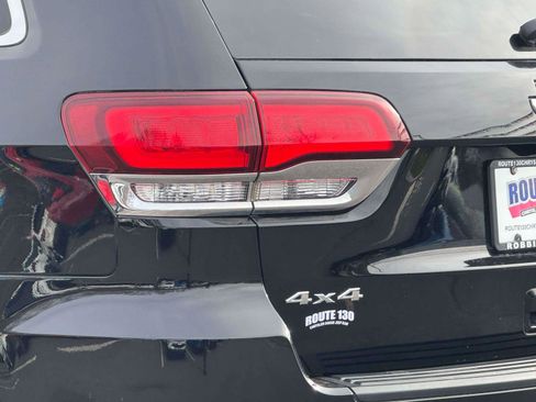 Used 2022 Jeep Grand Cherokee Laredo E w/ Security & Convenience Group image 8