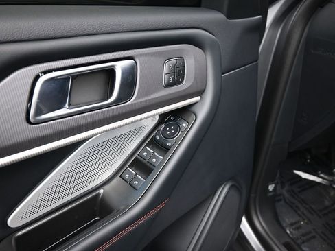 Used 2025 Ford Explorer ST w/ Sun And Sound Package image 17