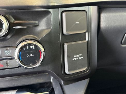 Certified 2025 Ford F250 Lariat w/ Lariat Ultimate Package AWD/4WD image 32