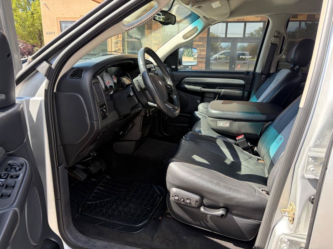 Used 2005 Dodge Ram 2500 Truck SLT AWD/4WD image 4