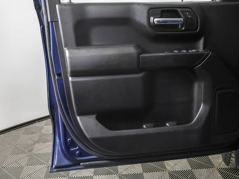 Used 2022 Chevrolet Silverado 1500 Custom w/ Safety Confidence Package AWD/4WD image 34