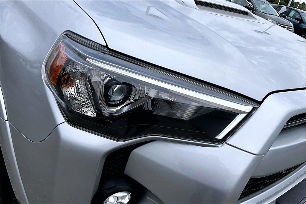 Used 2024 Toyota 4Runner TRD Off-Road Premium w/ Moonroof Package AWD/4WD image 32