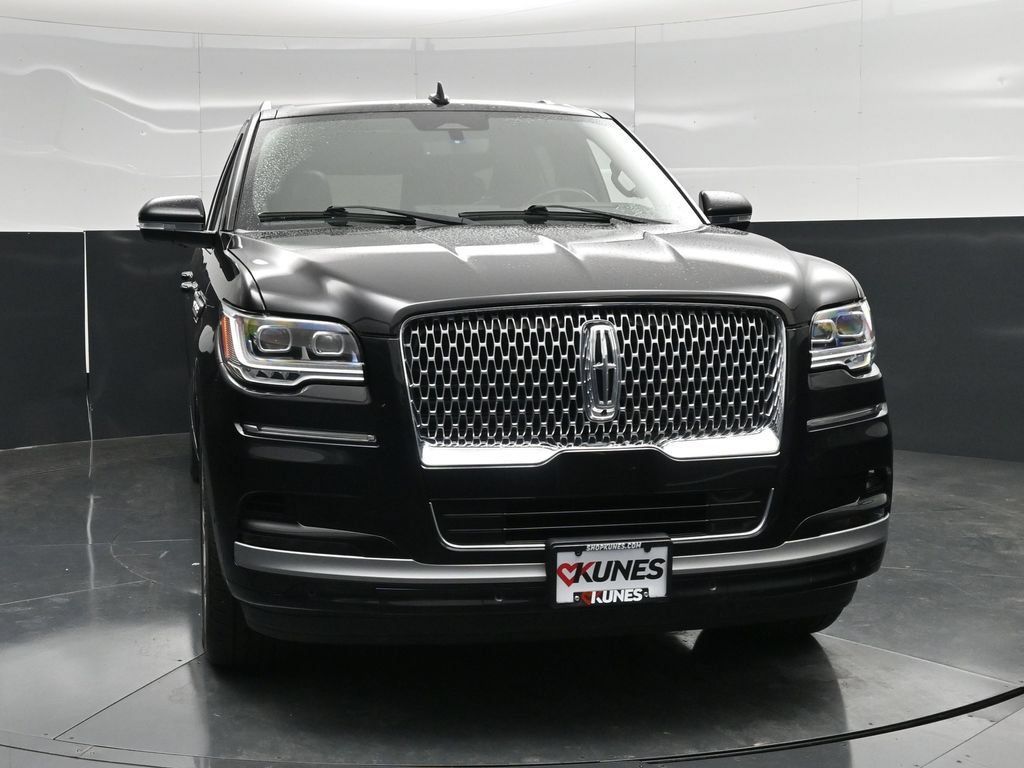 Used 2022 Lincoln Navigator L Reserve AWD/4WD image 6