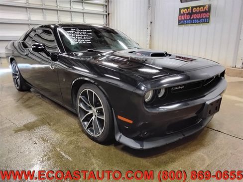 Used 2017 Dodge Challenger R/T Scat Pack RWD image 1