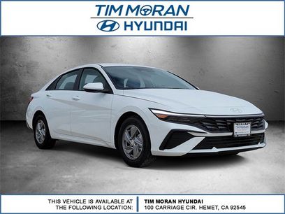 New 2025 Hyundai Elantra SE