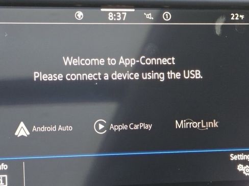 Used 2022 Volkswagen Taos SE w/ Panoramic Sunroof Package image 6