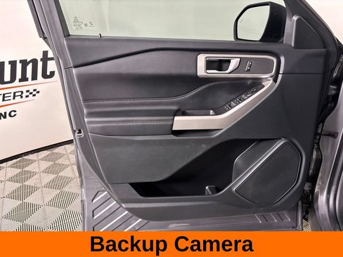 Used 2024 Ford Explorer XLT RWD image 10