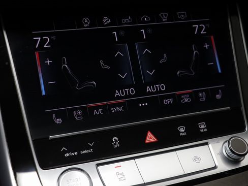 Used 2020 Audi Q8 Prestige w/ Prestige Package image 11