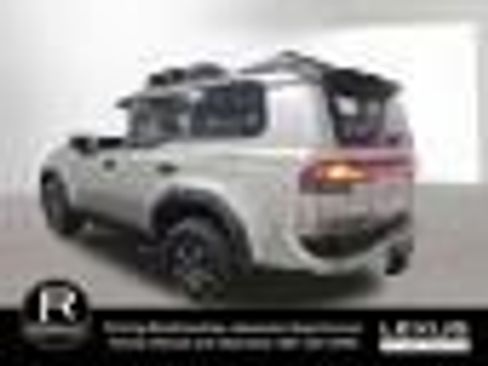 Used 2024 Lexus GX 550 AWD/4WD image 6