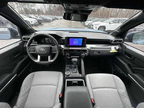 Used 2026 Toyota Tacoma SR5 AWD/4WD image 38