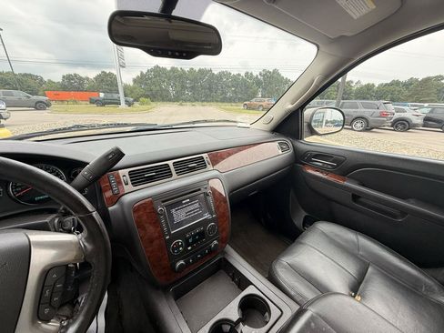 Used 2013 Chevrolet Suburban LT AWD/4WD image 13