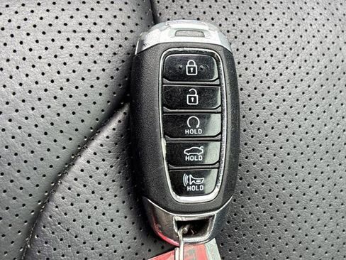 Used 2022 Hyundai Elantra Limited w/ Cargo Package FWD image 43