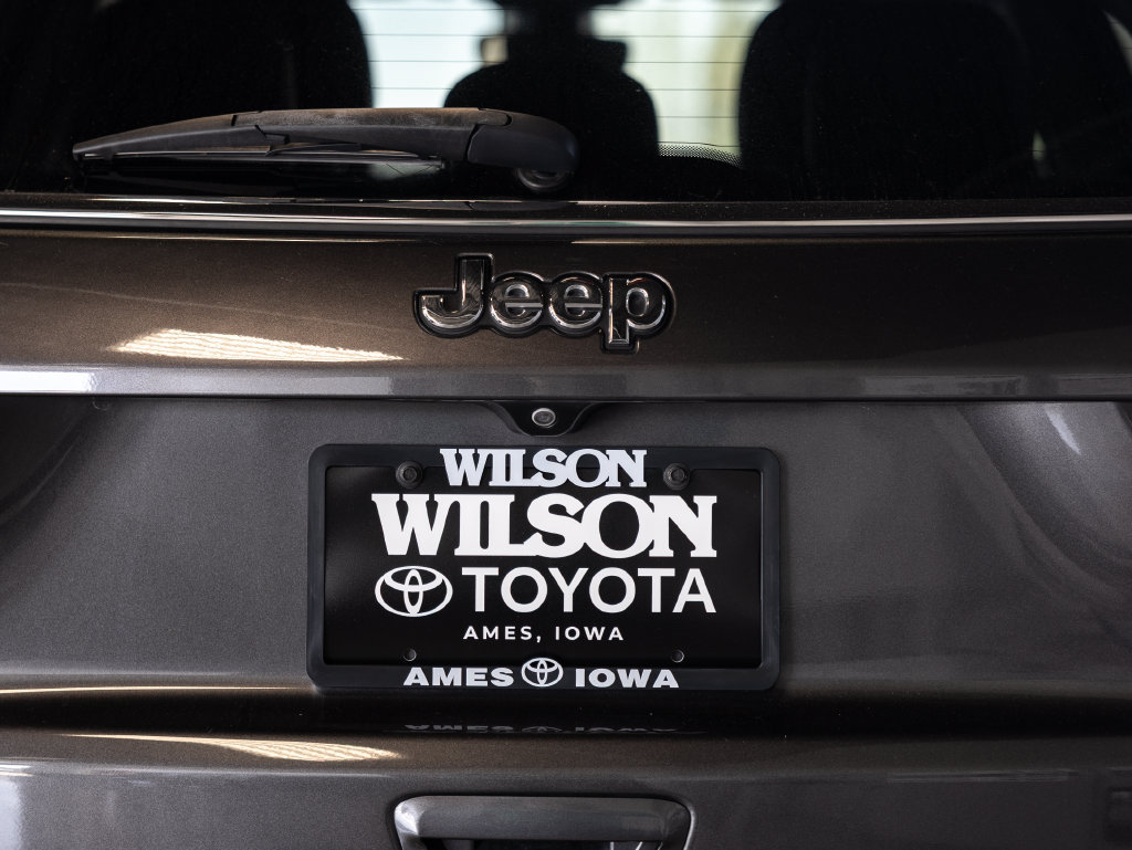 Used 2018 Jeep Compass Latitude FWD image 8