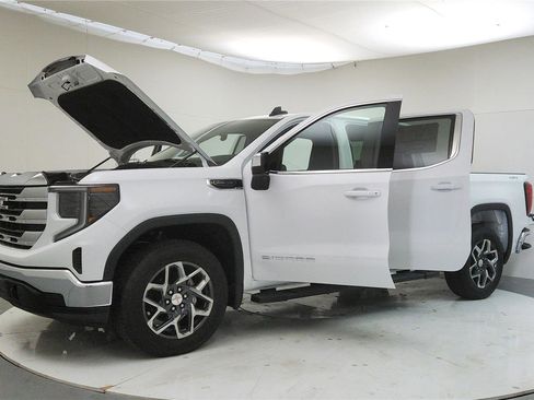 New 2026 GMC Sierra 1500 SLE AWD/4WD image 10
