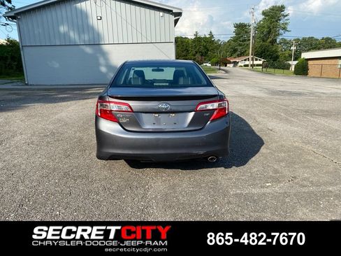 Used 2014 Toyota Camry SE FWD image 6