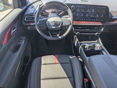 New 2026 Chevrolet Traverse RS w/ LPO, Floor Liner Package FWD image 19