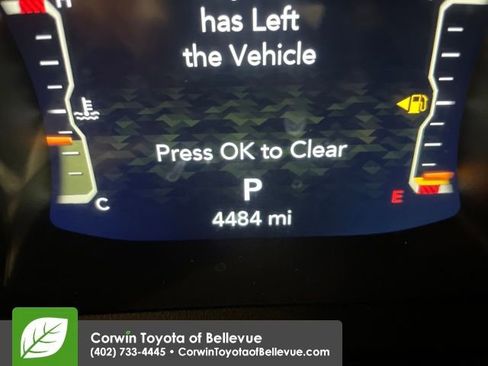 Used 2025 Jeep Gladiator Sport image 16